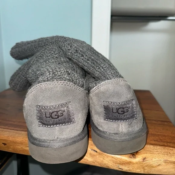 UGG Classic Cardy Gray Cable Knit Button Boots – Size 11 - Picture 4 of 5